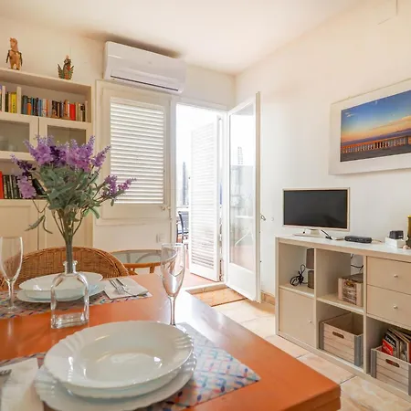 Gladiator By Hello Homes Apartment