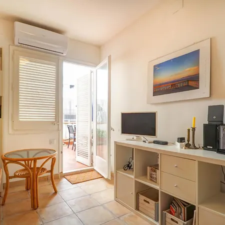 Gladiator By Hello Homes Apartment